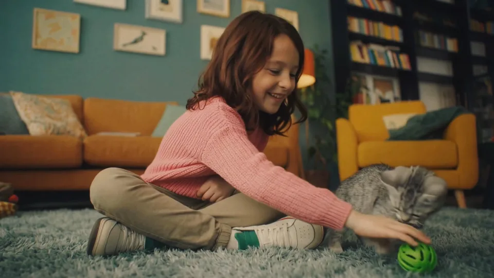 Affinity Kitten, directed by Miki Durán