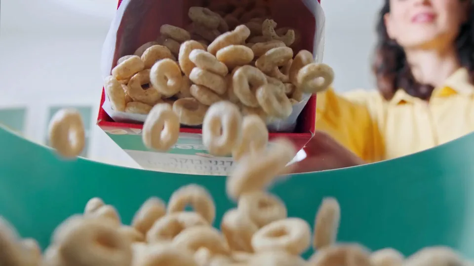 Cheerios, dirigido por Bonamaze