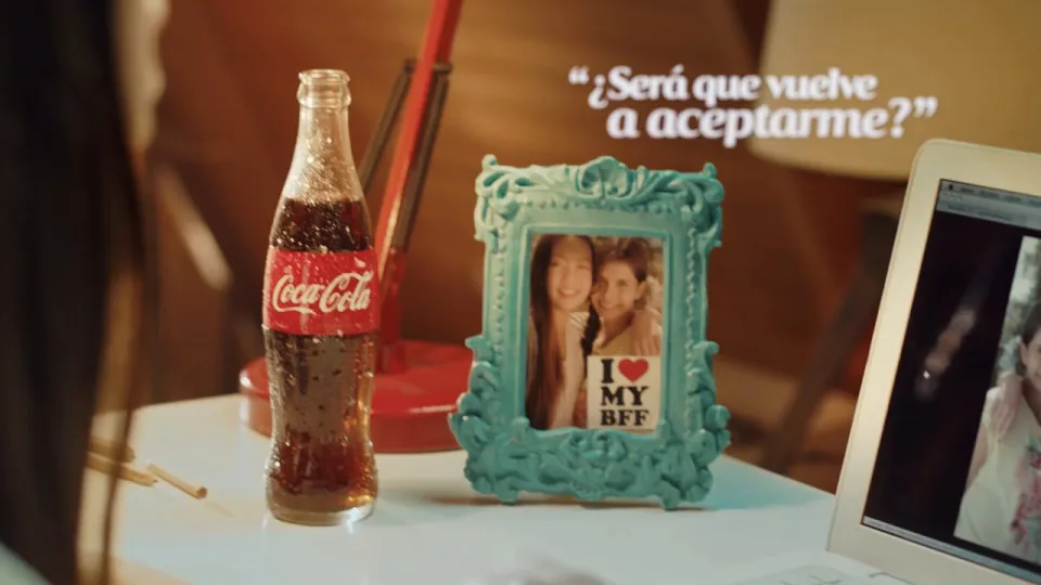 CocaCola, dirigido por Juan Pablo Caballero