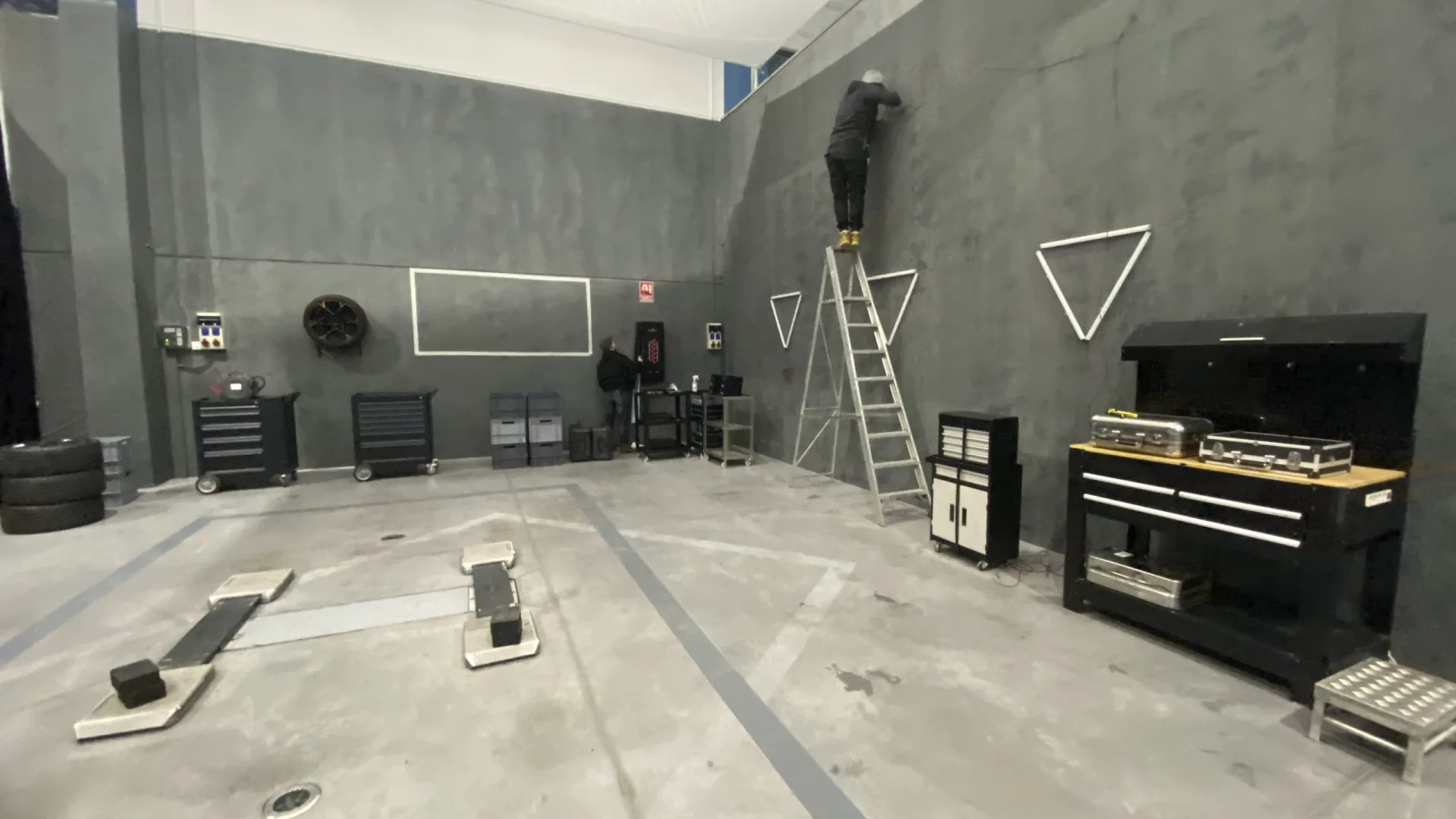 Cupra Connect, behind the scenes: the workshop set built for CUPRA