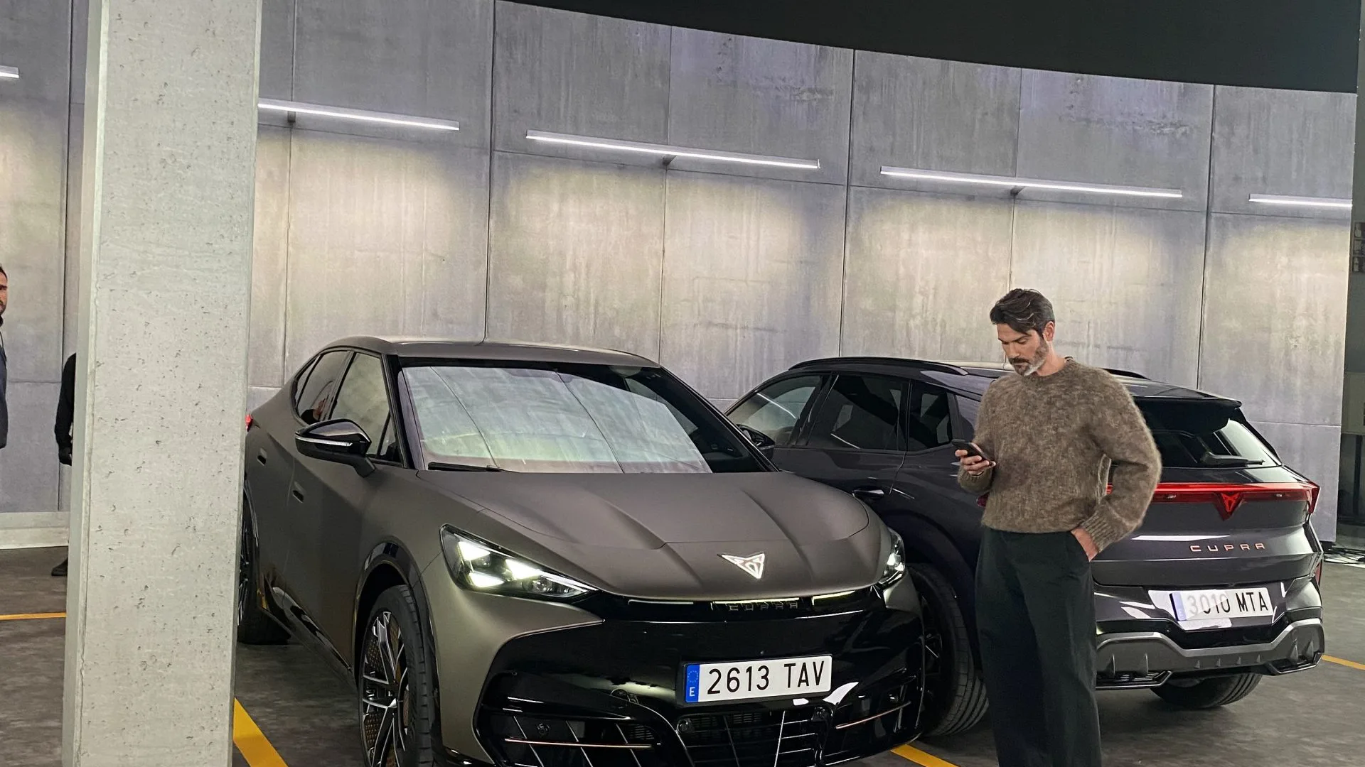 Cupra Connect, behind the scenes: car in the parking set