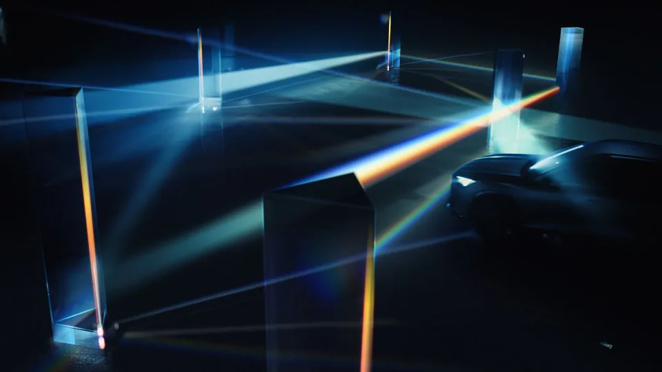 Cupra VZ5, frame: light breaking through the prisms