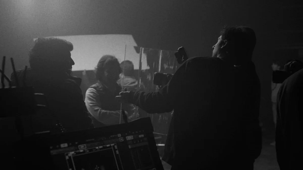 Cupra VZ5, behind the scenes: the crew on set, in black and white