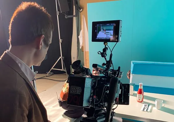 Heinz Tomato Frito, behind the scenes: camera set-up on the turquoise set