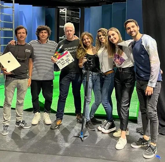 ISDIN Retinal, behind the scenes: the crew with the clapperboard