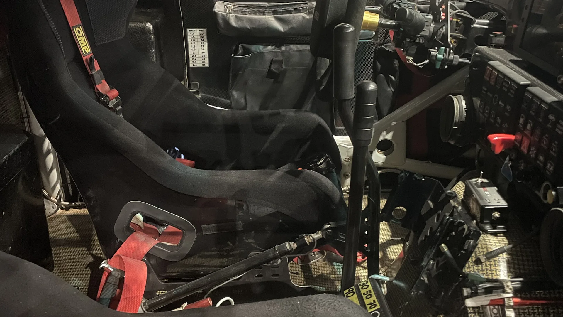 Repsol x Dakar, behind the scenes: inside the Dakar car