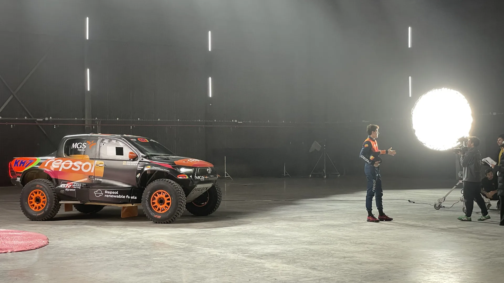 Repsol x Dakar, behind the scenes: lighting the Dakar car
