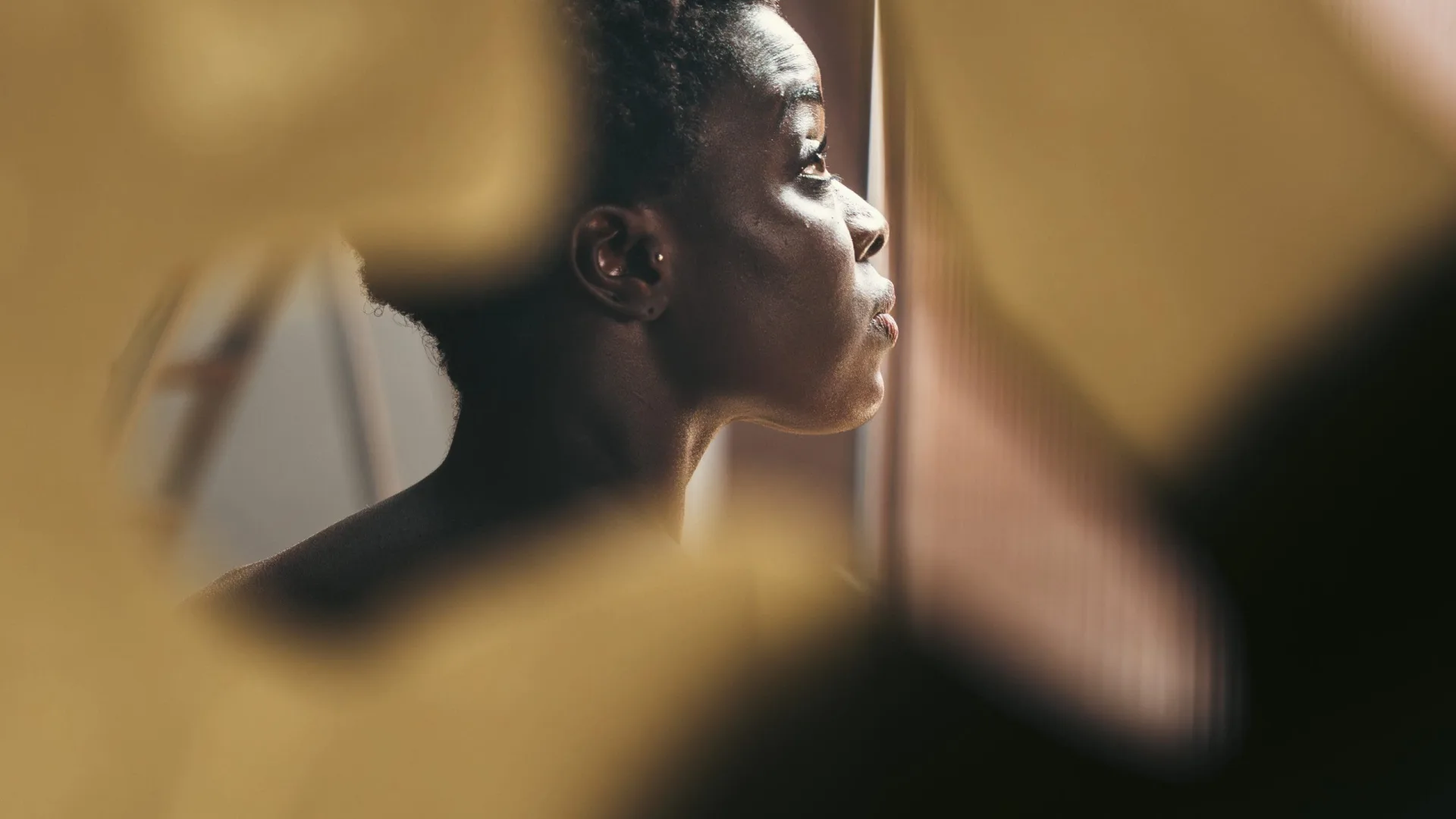 Sanex Therapy, campaign image: a woman’s profile behind an out-of-focus foreground