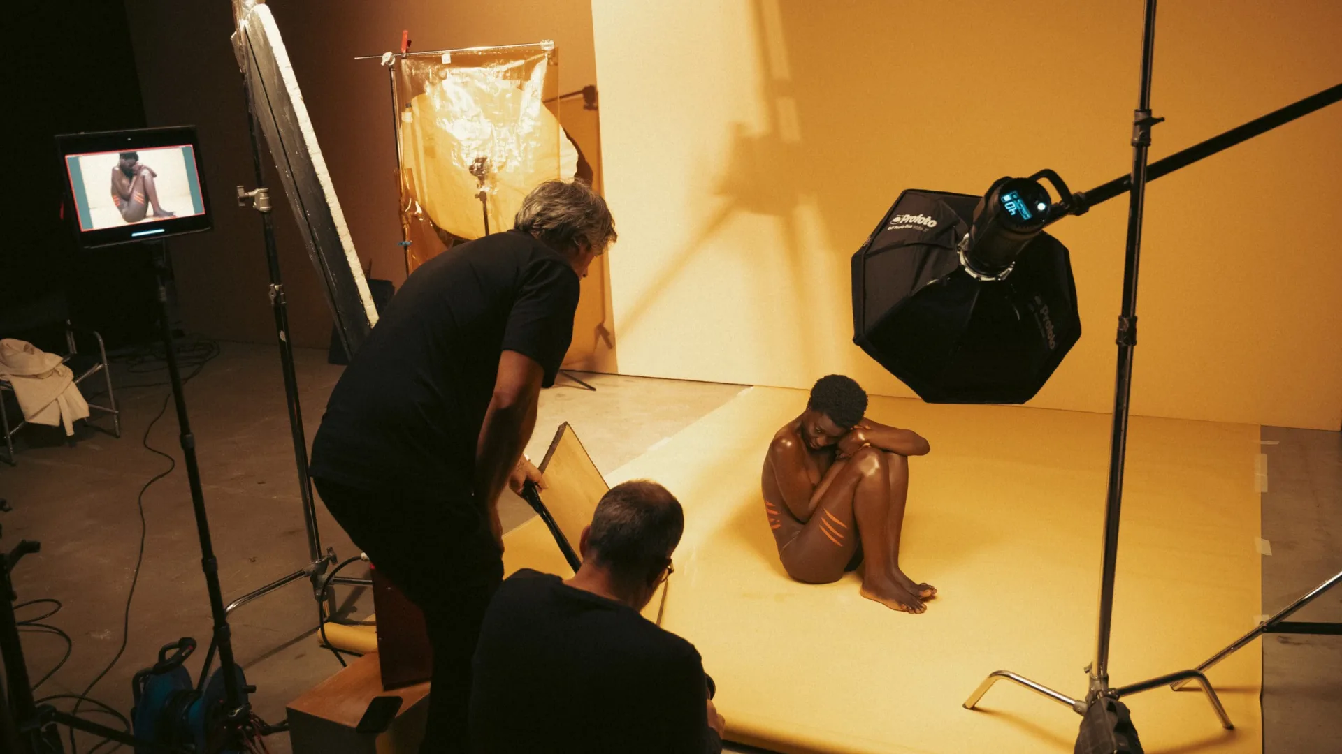 Sanex Therapy, behind the scenes: lighting a seated model