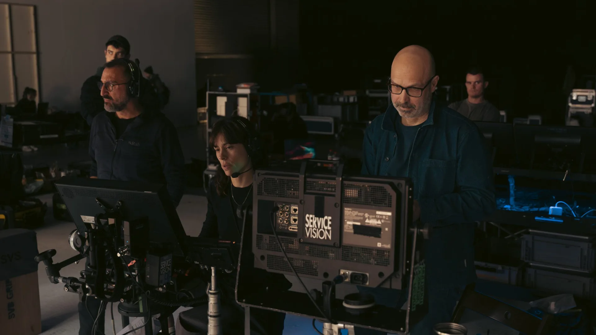 Sanex Therapy, behind the scenes: the crew at the monitors