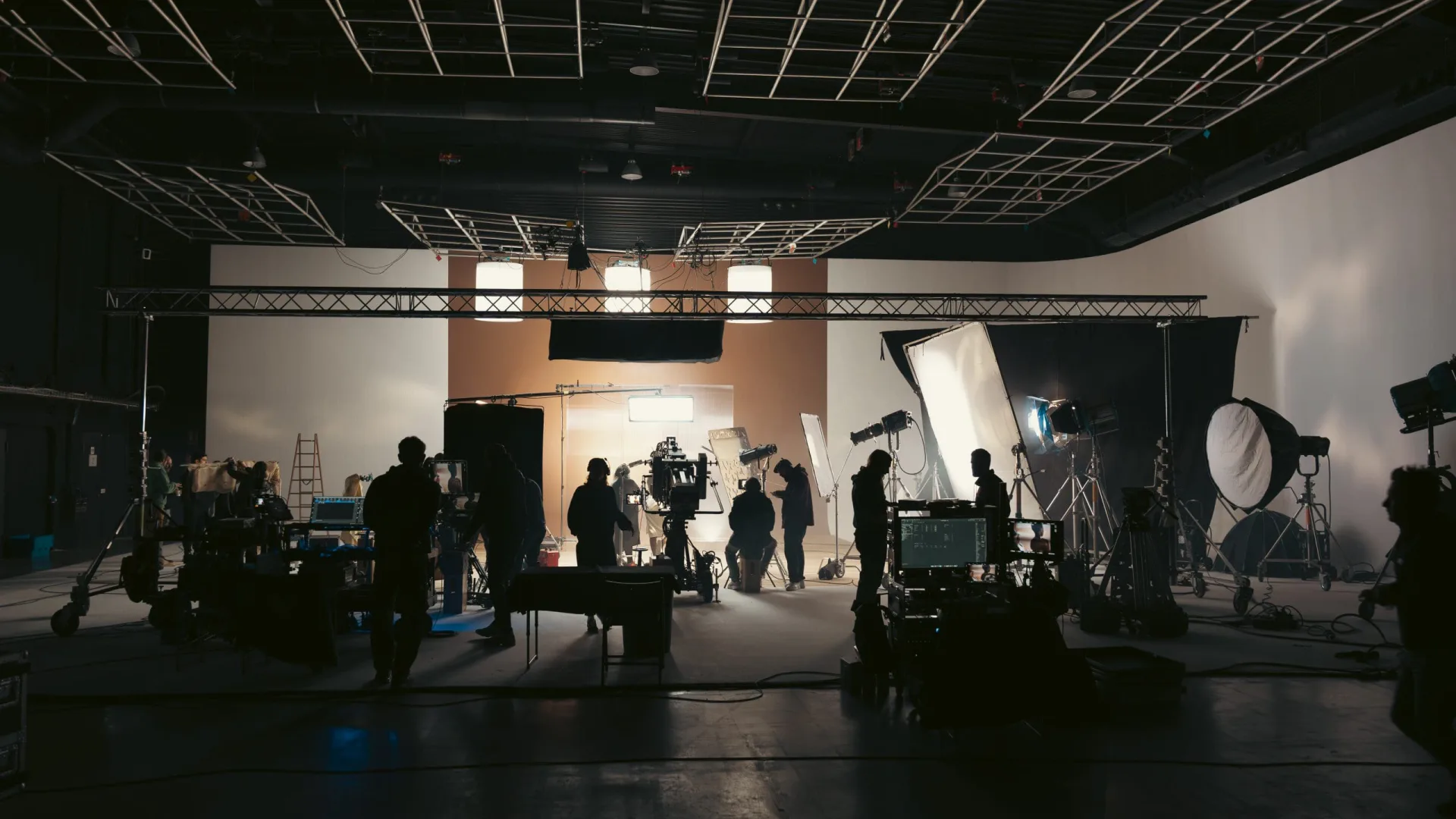 Sanex Therapy, behind the scenes: the studio with the sets