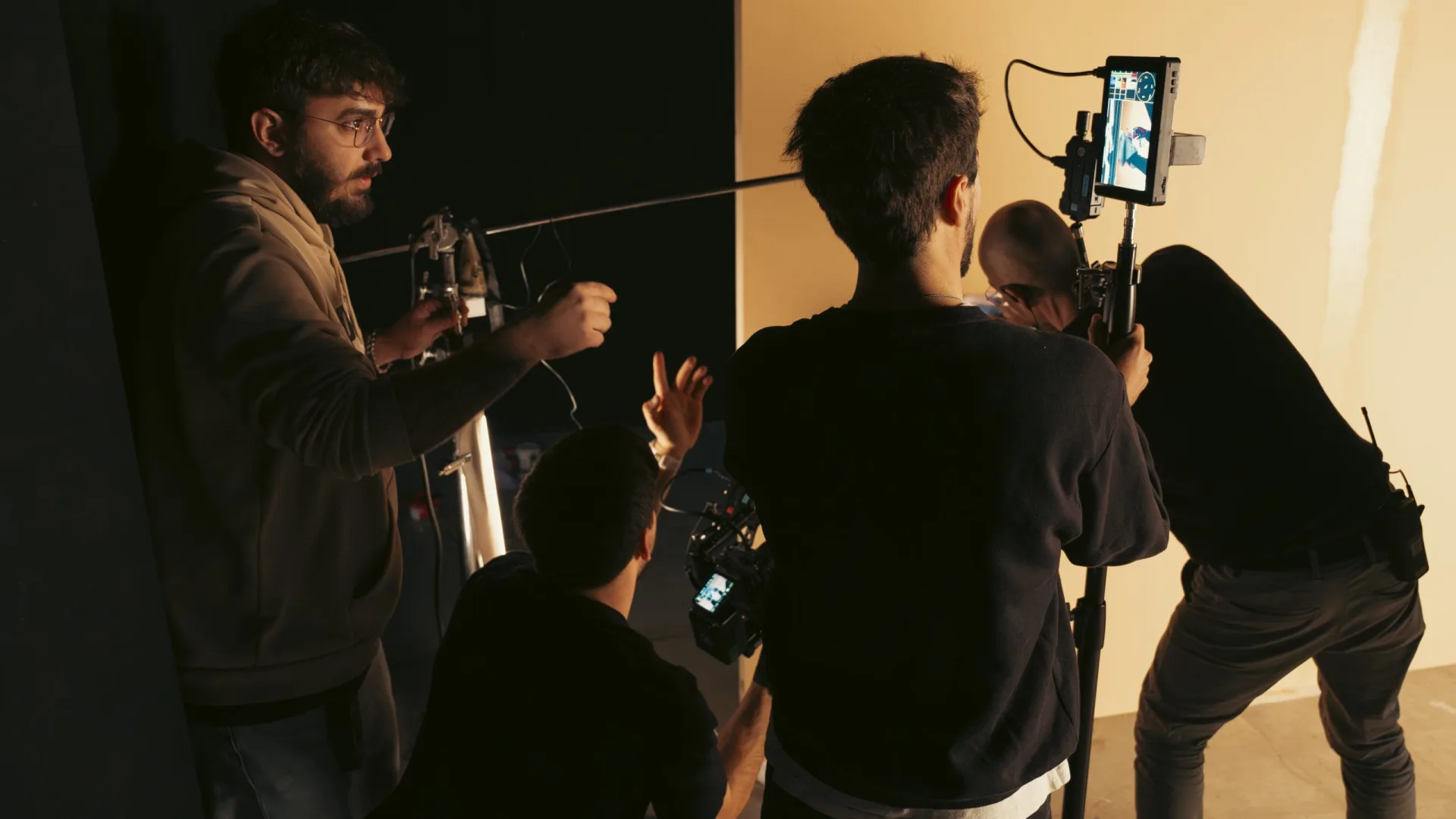 Sanex Therapy, behind the scenes: camera team on the warm-toned set