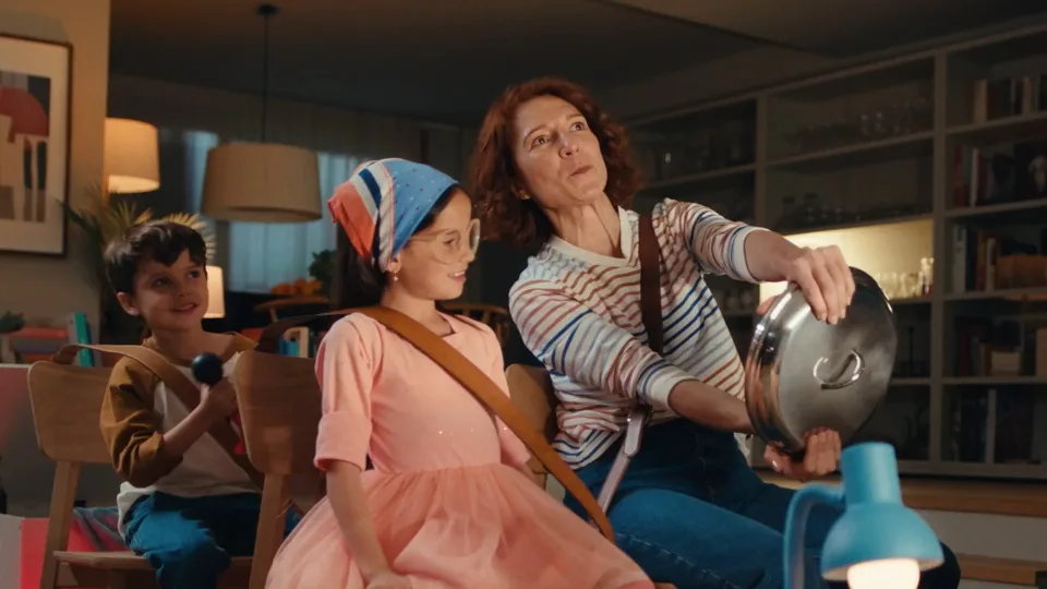 Carglass, directed by Ene Fariña